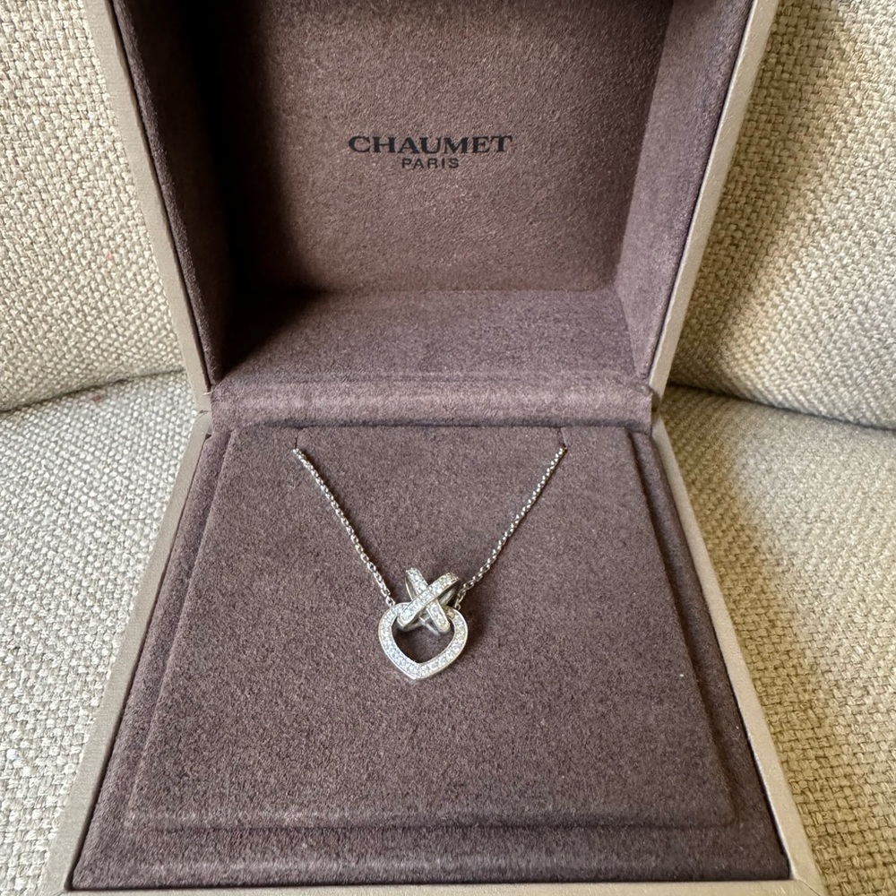 RARE 100% Authentic CHAUMET Lien Heart 18K white gold diamond necklace!!